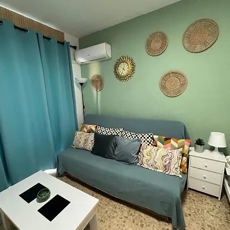 Lägenhet Cosy In Torremolinos